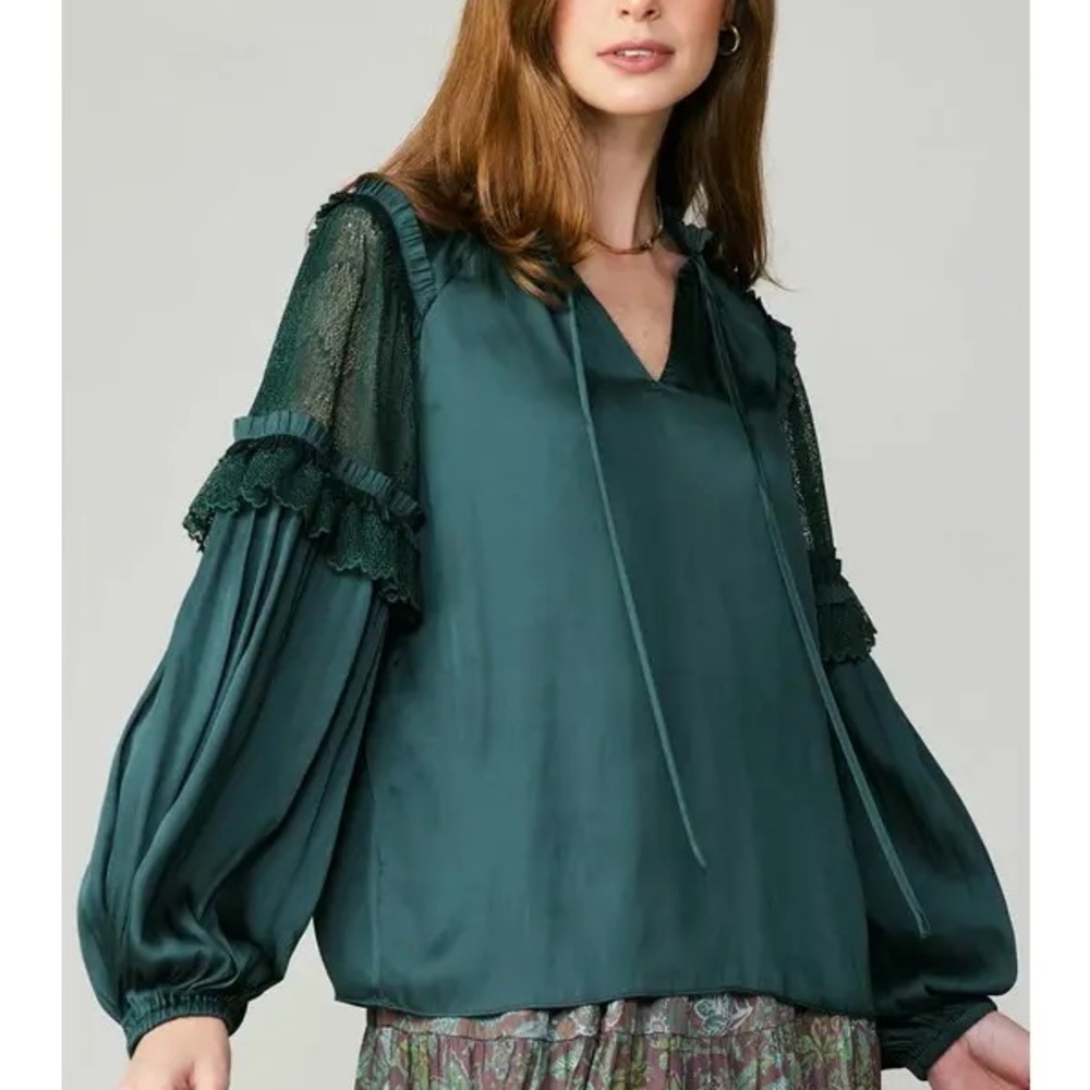Current Air | NWT Emerald Lace Sleeve Romantic Ruffle & Lace Detail Blouse